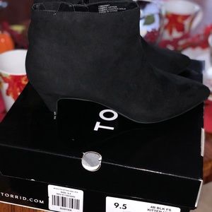 Torrid Black Faux Suede Kitten Heel Bootie 9.5W